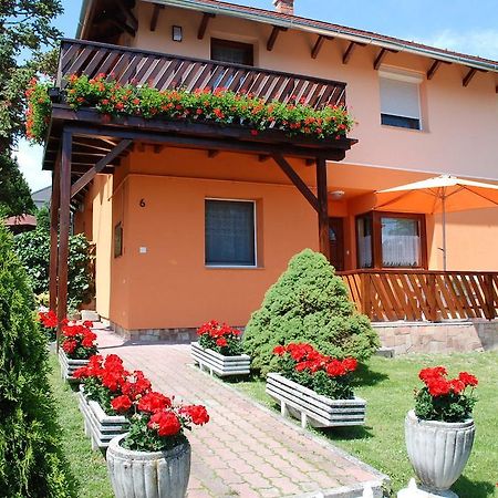 Antal Apartmanok Zalakaros Habitación foto